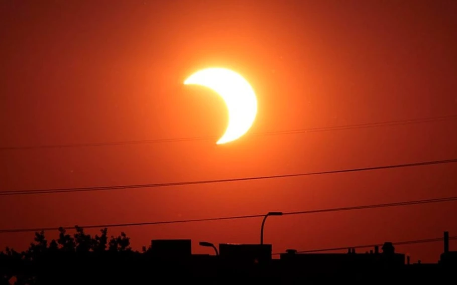 Eclipse solar neste sábado, saiba como observar o fenômeno de forma segura