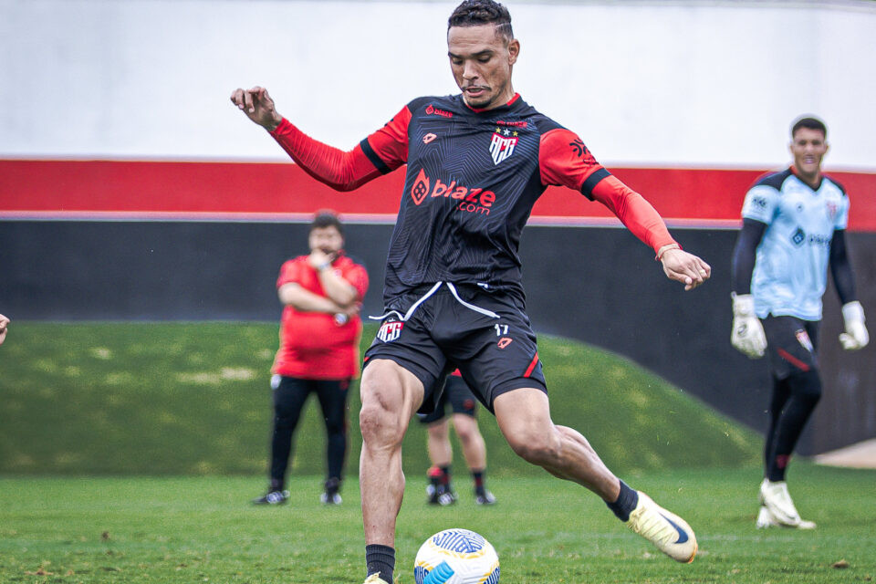 Atlético Goianiense conta com artilheiro e mais três reforços para duelo contra o Grêmio