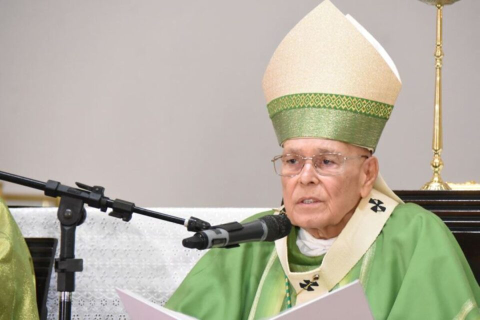 Arcebispo emérito de Goiânia, Dom Washington é internado em estado grave